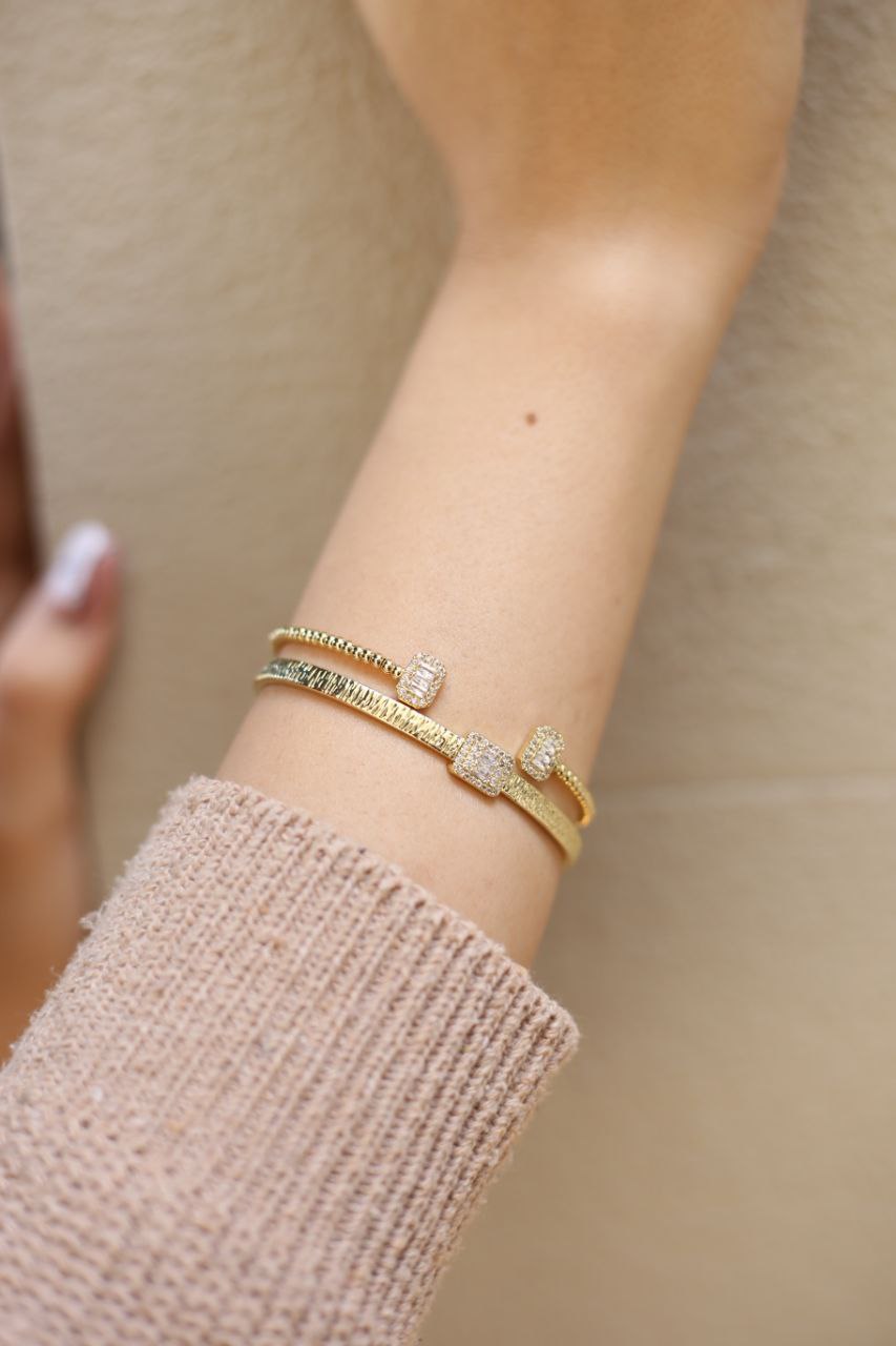 Imitation gold bangle